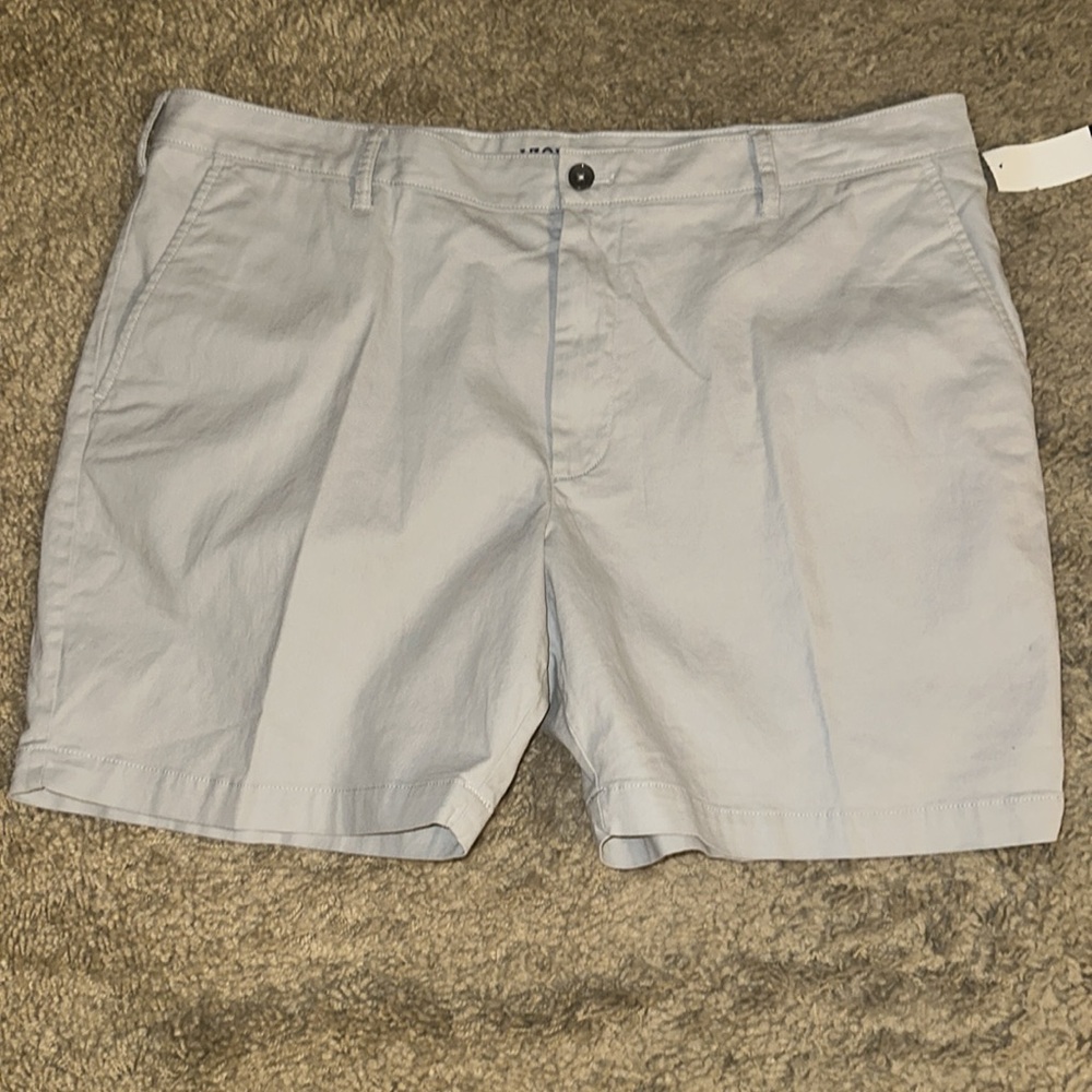 NWT Men’s Izod Saltwater Stretch 7 Inch Light Gray Chino Shorts (42) - Picture 2 of 5